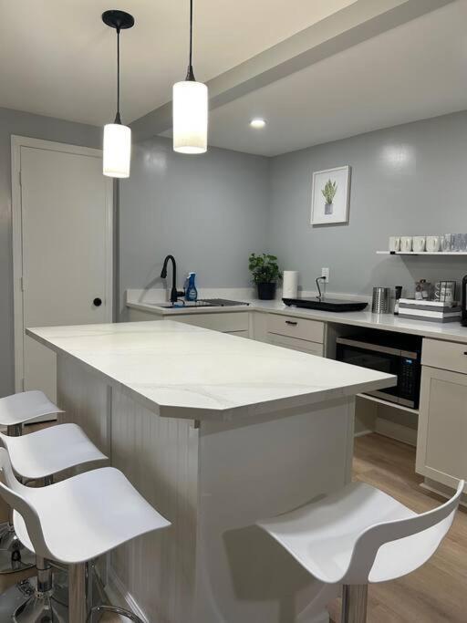 Comfy Lower Lvl Apt With Jetted Tub Near Uptown And Unc シャーロット エクステリア 写真