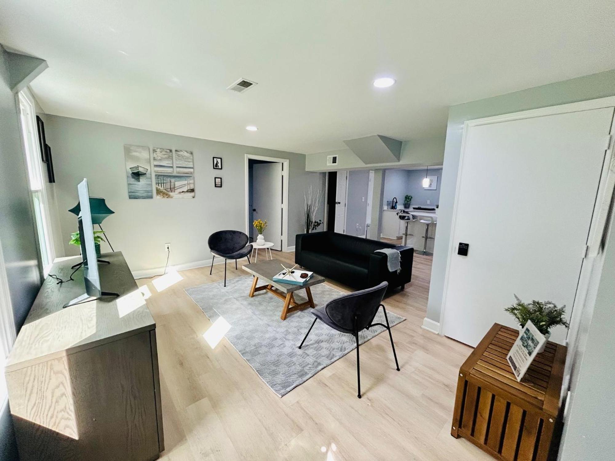 Comfy Lower Lvl Apt With Jetted Tub Near Uptown And Unc シャーロット エクステリア 写真